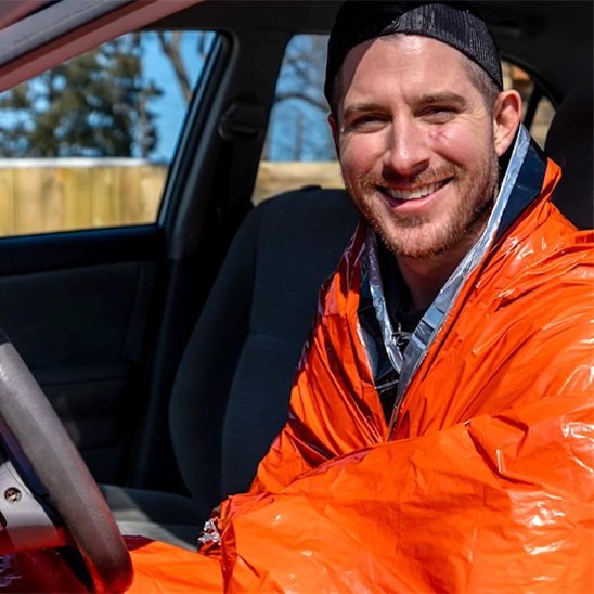 Couverture de Survie Orange | Ultra-Visible & Imperméable - Automobile4roues.com