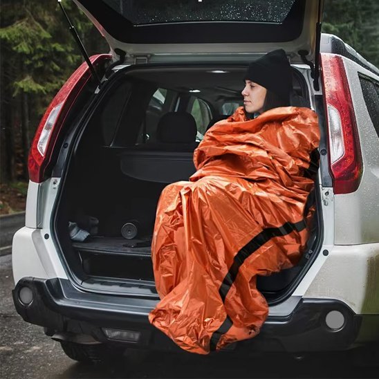 Couverture de Survie Orange | Ultra-Visible & Imperméable - Automobile4roues.com
