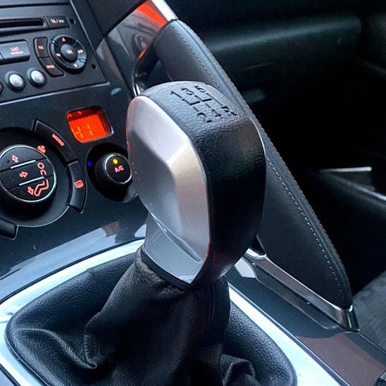 Pommeau de Vitesse | Bi-Matière Cuir Noir & Insert Argent - Automobile4roues.com