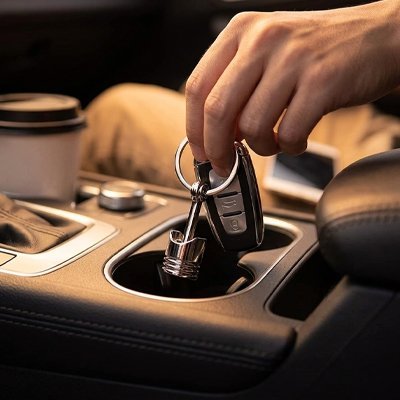 Porte-clé Voiture | Piston Miniature Élégant - Automobile4roues.com