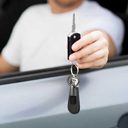 Porte-Clé Voiture | Cuir Véritable & Métal Chromé - Automobile4roues.com